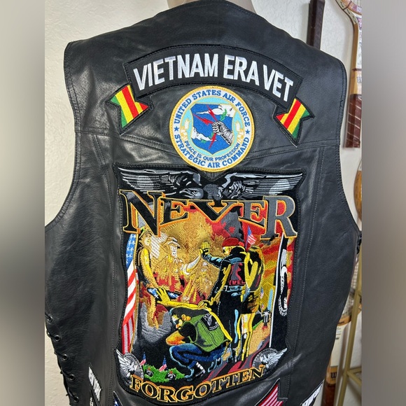 Vietnam Era Vet Leather Vest - Picture 3 of 11